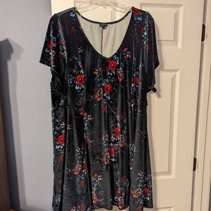 Torrid velvet floral dress size 30